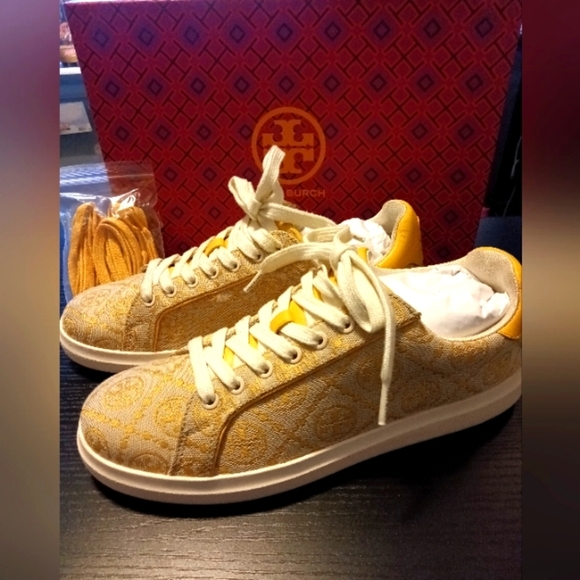 NEW Tory Burch Howell T Monogram Gold Thread Jacquard & Calf Leather Sne… - Picture 1 of 14